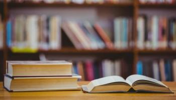 Esquerra de Menorca defensa la Fira del Llibre en Català: «Volen acabar amb la nostra llengua»