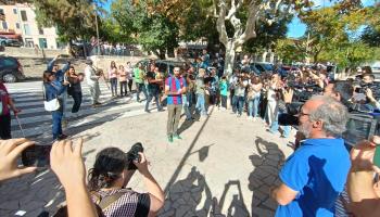 Més de 300 persones donen la benvinguda a Valtònyc a Sineu: «La solidaritat és la millor arma que es té contra el poder»