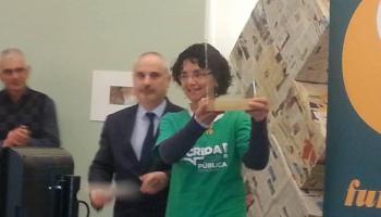 Font recollint el Premi, ahir, a Barcelona. 