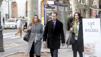 D'esquerra a dreta, Castillo, Flaquer i Puig; tres exconsellers de l'últim Govern de Jaume Matas que avui han passat per l'Audiència.