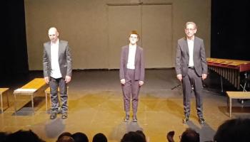 Imatge de l'espectacle ‘Els mots que m’han abocat al poble' en homenatge a Llompart.