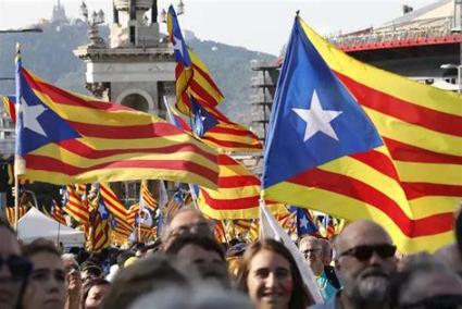 La manifestació de l’11 de setembre començarà de forma simultània a les 17:14 h a les ciutats de Barcelona, Tortosa i Girona i acabarà amb un acte polític a cada respectiva ciutat.