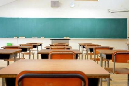 La UOB insta a «posar fi a les llistes negres, deixar de banda la ideologia dels treballadors i dur a terme accions que millorin el sistema educatiu públic»