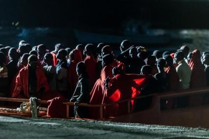 Imatge de persones migrants arribades a les costes de les illes Canàries.