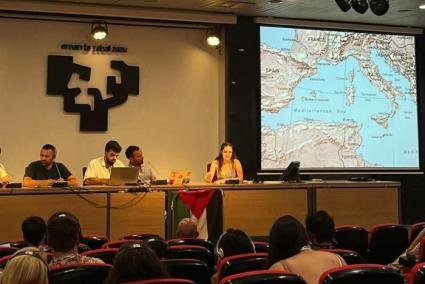 Denuncien la relació entre la turistificació de les Illes Balears i la pèrdua d’ús social del català a l'arxipèlag
