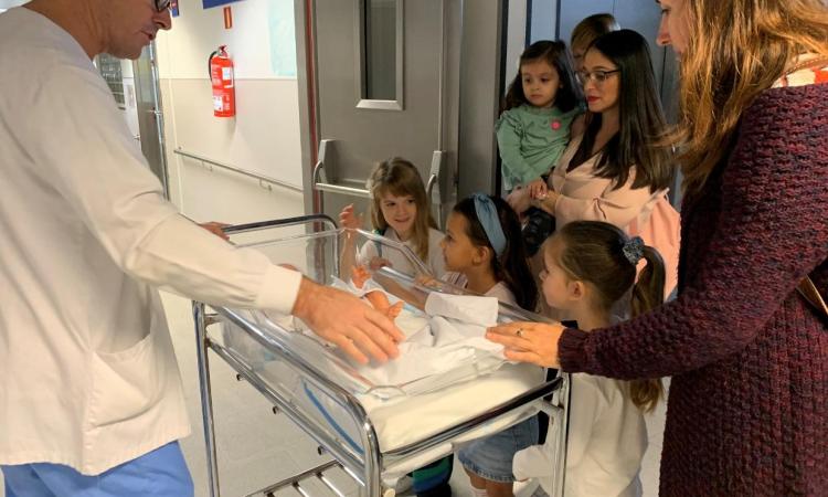 L'Hospital de Manacor estrena el projecte 'Et convertiràs en germà o germana gran?'