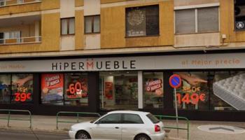 Expulsen de la botiga Hipermueble de Palma una jove professora de la UIB amb crits de «estamos en España, eres española, qué pone en tu DNI?»