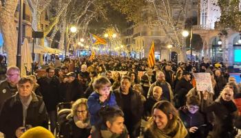 Més de 5.000 persones, la majoria joves, participen en la manifestació sobiranista més multitudinària dels darrers anys