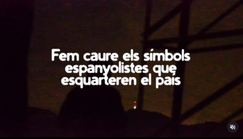 [VÍDEO] Arran tomba, per tercera vegada, el toro d’Osborne de Tavernes de la Valldigna