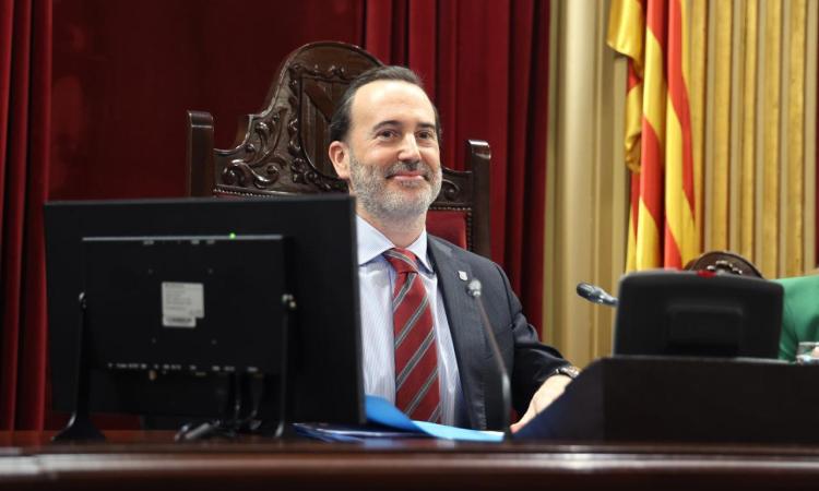 El Parlament deixa de prioritzar la llengua pròpia i publica el butlletí oficial en castellà