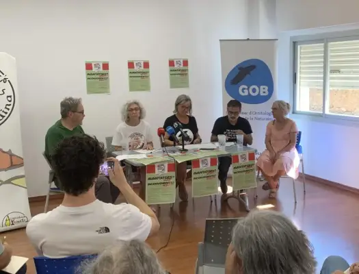Denuncien el risc mediambiental i el frau de llei del trasllat de residus d'Eivissa a Mallorca