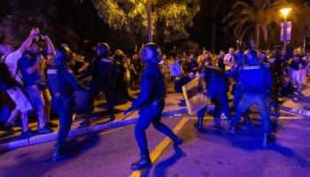 Creus que, un mes després de la gran manifestació, algú ha d’assumir responsabilitats per les càrregues policials?