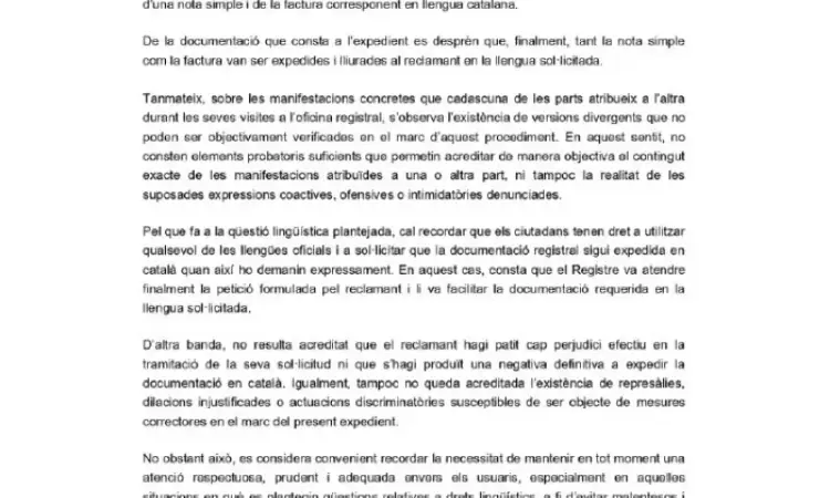 Un ciutadà és discriminat per voler la documentació en català: el fan esperar nou dies i li retreuen haver presentat una queixa