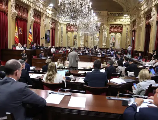 El curs polític començarà al Parlament amb el debat de la llei per a regular l'entrada de vehicles a Mallorca