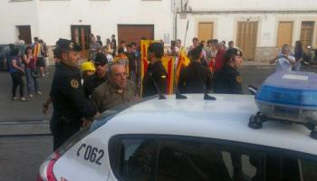 Algunes persones es concentraren a la caserna de la Benemèrita del Pont d'Inca per tal d'acompanyar els detinguts.