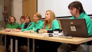 Els responsables de la Caixa de Resistència de l'Assemblea de Docents donaren a conèixer els comptes durant una roda de premsa celebrada a Can Alcover. 