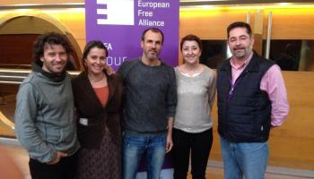 La delegació del PSM a Santiago, acompanyada per l'exeurodiputada del BNG Ana Miranda (segons per l'esquerre).