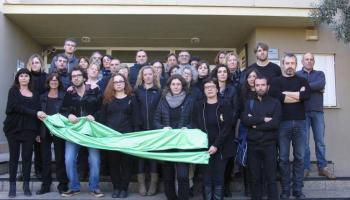 Els docents i directius de l'IES Pau Casesnoves protagonitzaren divendres una “jornada de dol” en suport als directius de l'IES Berenguer d'Anoia Inca.