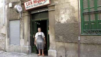En Miquel a la porta del seu forn en una imatge d'arxiu. 