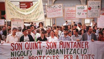 UNAS 300 PERSONAS SE CONCENTRARON EN LA PLAZA DE CORT EN DEFENSA DE SON QUINT Y SON MUNTANER