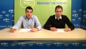 Imatge d'arxiu de dos components de Noves Generacions, en aquest cas de Menorca.