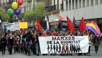 Més de 800 persones han recorregut els carrers de Palma reclamant "dignitat". 