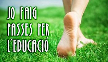 En el cartell editat per l'Assemblea es poden veure uns peus sobre la gespa amb el lema 'Jo faig passes per l'educació'.