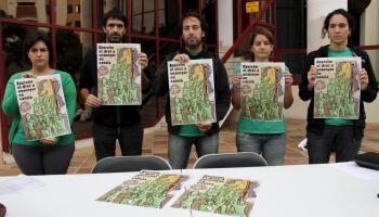 Imatge d'arxiu d'una roda de premsa amb representants de l'Assemblea davant la conselleria.