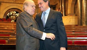 Jordi Pujol, el polític qui impulsà la carrera d'Artur Mas, fou present a la sessió parlamentària. Presidí la Generalitat de Cat