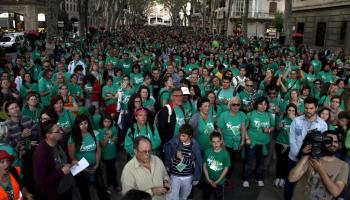 El Born quedà petit per acollir la gernació que arribà caminant per l'educació.