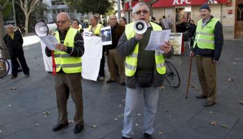 Els Padrins Flautes fan sortir la 'Confraria dels Màrtirs per les Retallades'