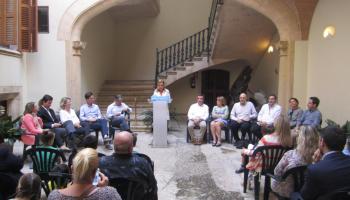 Cabrer llegint la seva rondalla. 