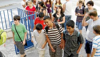 Més al·lotes que al·lots es graduaren, i també més dones passaren de curs amb totes les assignatures aprovades.