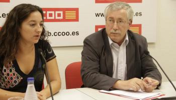 Vicens, a una roda de premsa al costat del secretari general del seu sindicat, Ignacio Fernández Toxo.