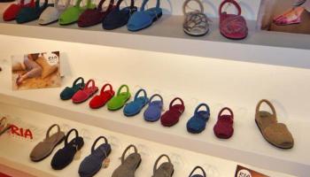 La marca menorquina afirma que té un caràcter 'apolític'.