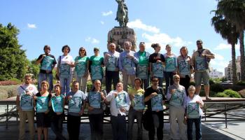 Les més de 20 entitats cíviques que, conjuntament amb l'OCB, organitzen la 'Diada per la Llengua' han presentat aquest dissabte davant l'estàtua de Jaume I el cartell de la jornada festiva i reivindicativa. 