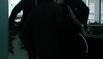 José Ramón Bauzá, president del Govern, ha parlat dissabte amb Guillem Barceló, portaveu de l'Assembla de Docents, ha l'aeroport de Maó.