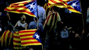 Concentració amb estelades.