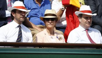 El president Bauzá assegut al costat de la infanta Elena a la final de tennis de París.