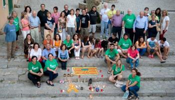 Encesa d'espelmes en suport a Sastre a Valldemossa.
