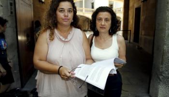 Costa i Santiago, amb la documentació que demanava la incompatibilitat del president Bauzá.