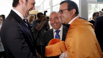 Bauzá i Gómez saluden l'exconseller Pep Ignasi Aguiló durant la presa de possessió de Llorenç Huguet com a rector de la UIB.