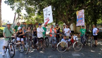 Una quinzena de persones han participat en la bicicletada reivindicativa per reclamar que el Centre de Palma sigui declarat zona de "mobilitat sostenible".