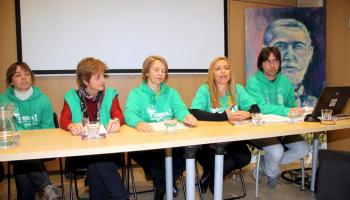 Docents i OCB van explicar en roda de premsa l'estat dels comptes de la caixa de resistència. 