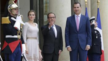 Els reis espanyols, en una recent visita al president de la república francesa François Hollande.