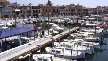 Els amarratges es redueixen en un centenar respecte a la proposta inicial.