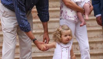 Els actuals monarques espanyols amb les seves dues filles en una imatge de l'estiu de 2007 a Marivent.