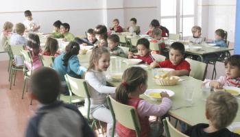 La confederació d'associacions de pares creu que el Govern no dóna facilitats a les famílies.