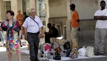 La venda ambulant il·legal no és un problema desconegut a Ciutat.