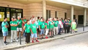 Abril, entre els concentrats davant els jutjats d'Inca.